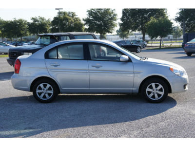 2011 Hyundai Accent  GLS