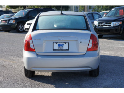2011 Hyundai Accent  GLS