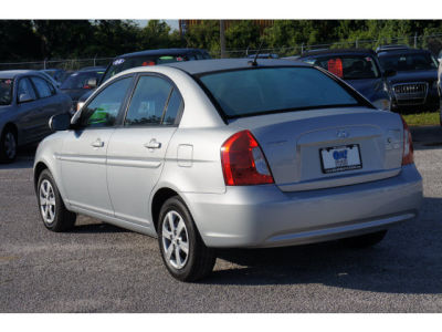 2011 Hyundai Accent  GLS