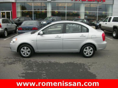 2011 Hyundai Accent  GLS