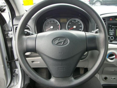 2011 Hyundai Accent  GLS