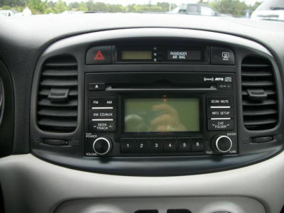 2011 Hyundai Accent  GLS