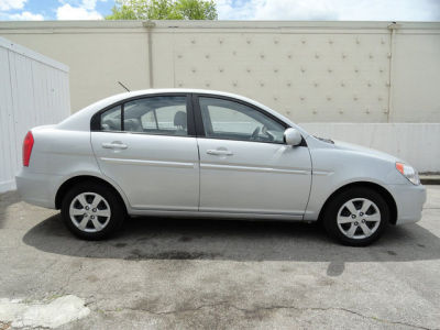 2009 Hyundai Accent  GLS