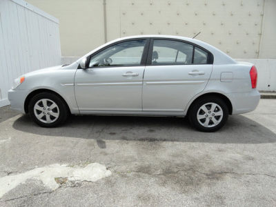 2009 Hyundai Accent  GLS