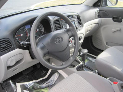 2011 Hyundai Accent  GLS