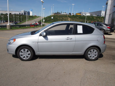 2010 Hyundai Accent Blue