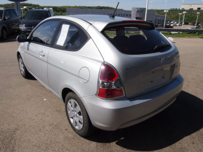 2010 Hyundai Accent Blue
