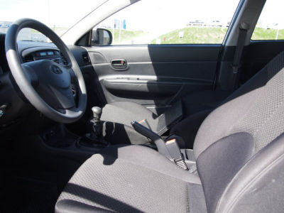 2010 Hyundai Accent Blue