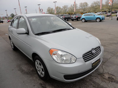 2010 Hyundai Accent  GLS
