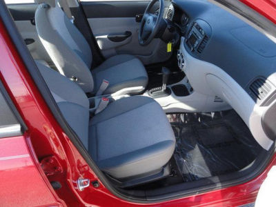 2011 Hyundai Accent  GLS