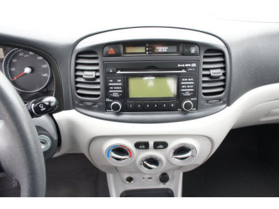 2010 Hyundai Accent GLS