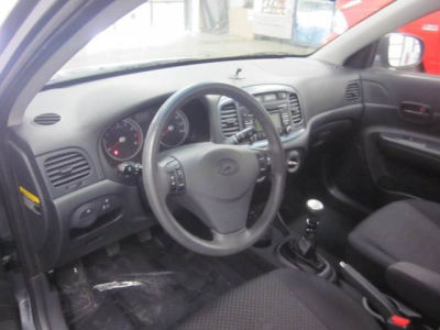 2010 Hyundai Accent  SE