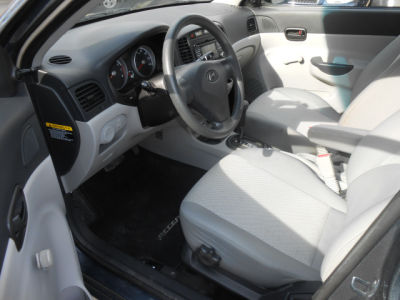 2011 Hyundai Accent  GLS