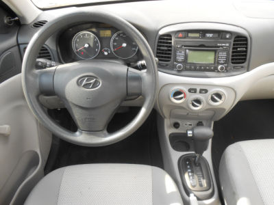 2011 Hyundai Accent  GLS