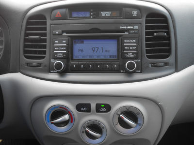 2011 Hyundai Accent  GLS