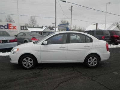 2011 Hyundai Accent  GLS