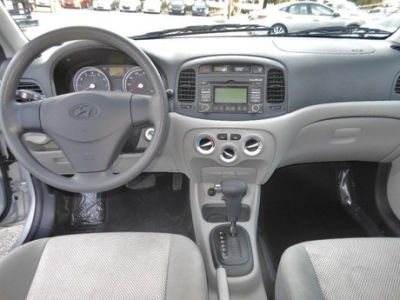 2011 Hyundai Accent GLS