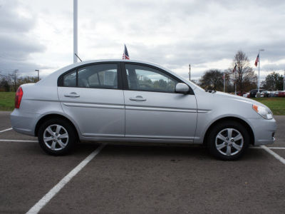 2011 Hyundai Accent  GLS