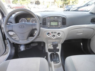 2011 Hyundai Accent  GLS