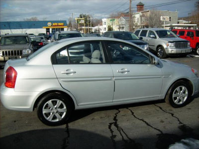 2009 Hyundai Accent  GLS