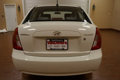 2011 Hyundai Accent  GLS