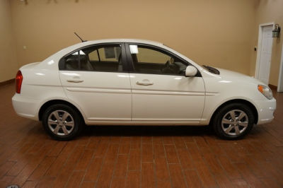 2011 Hyundai Accent  GLS