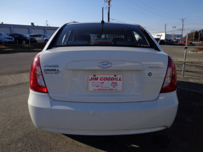 2011 Hyundai Accent  GLS