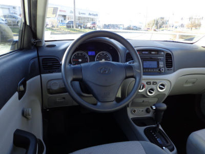 2011 Hyundai Accent  GLS