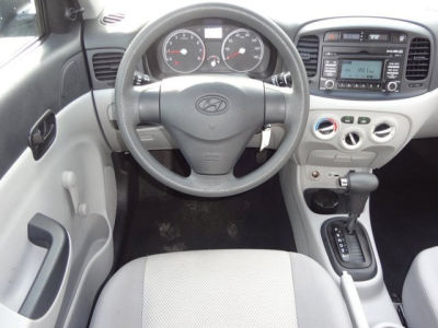 2010 Hyundai Accent  GLS
