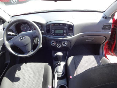 2011 Hyundai Accent  GL