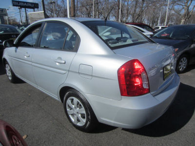 2011 Hyundai Accent  GLS
