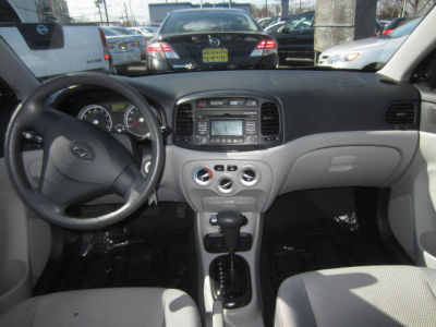 2011 Hyundai Accent  GLS