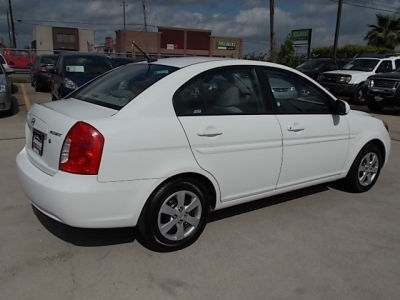 2010 Hyundai Accent  GLS