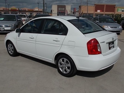 2010 Hyundai Accent  GLS