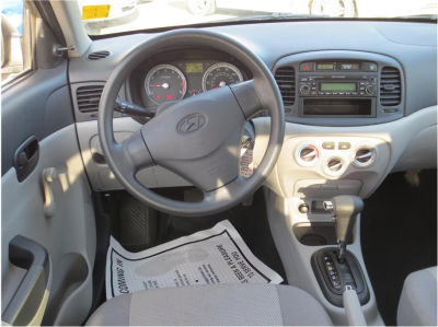 2009 Hyundai Accent  GLS