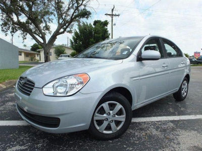 2011 Hyundai Accent  GLS