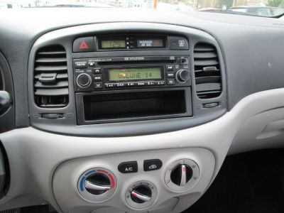 2009 Hyundai Accent GLS