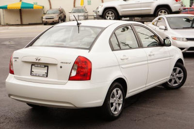 2011 Hyundai Accent  GLS