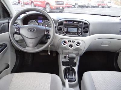 2010 Hyundai Accent  GLS