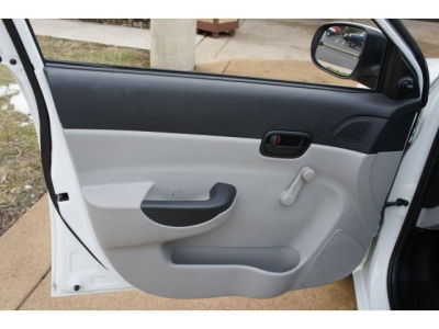 2011 Hyundai Accent  GLS