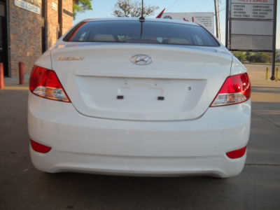 2012 Hyundai Accent  GLS