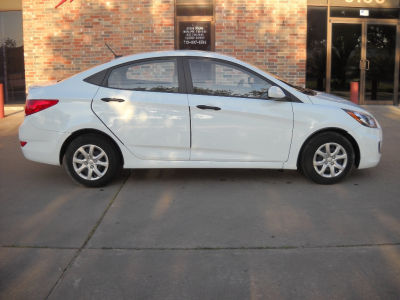 2012 Hyundai Accent  GLS