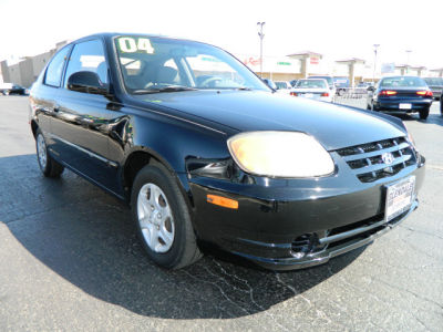 2004 Hyundai Accent  GL -
   Cars.com </title>
   <meta name="title" content="2004 Hyundai Accent  GL - Cars.com"/>
   <meta name="description" content="Listed on Cars.com