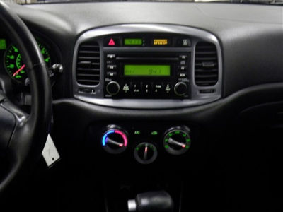 2007 Hyundai Accent  SE -
   Cars.com </title>
   <meta name="title" content="2007 Hyundai Accent  SE - Cars.com"/>
   <meta name="description" content="Listed on Cars.com