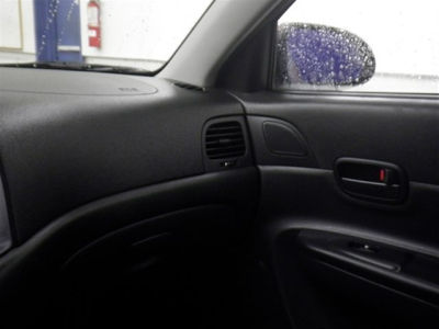 2007 Hyundai Accent  SE -
   Cars.com </title>
   <meta name="title" content="2007 Hyundai Accent  SE - Cars.com"/>
   <meta name="description" content="Listed on Cars.com