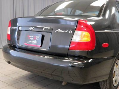 2002 Hyundai Accent  GL -
   Cars.com </title>
   <meta name="title" content="2002 Hyundai Accent  GL - Cars.com"/>
   <meta name="description" content="Listed on Cars.com
