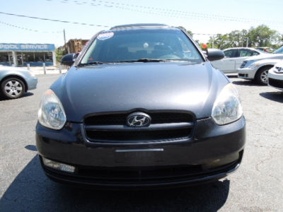 2007 Hyundai Accent SE -
Cars.com </title>
<meta name="title" content="2007 Hyundai Accent SE - Cars.com"/>
<meta name="description" content="Listed on Cars.com