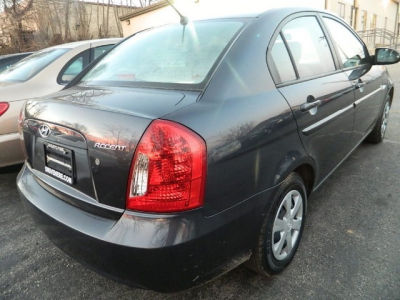2007 Hyundai Accent  GLS -
   Cars.com </title>
   <meta name="title" content="2007 Hyundai Accent  GLS - Cars.com"/>
   <meta name="description" content="Listed on Cars.com