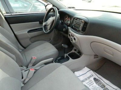 2007 Hyundai Accent  GLS -
   Cars.com </title>
   <meta name="title" content="2007 Hyundai Accent  GLS - Cars.com"/>
   <meta name="description" content="Listed on Cars.com