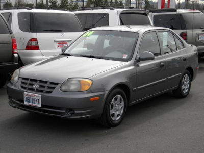2004 Hyundai Accent  GL -
   Cars.com </title>
   <meta name="title" content="2004 Hyundai Accent  GL - Cars.com"/>
   <meta name="description" content="Listed on Cars.com